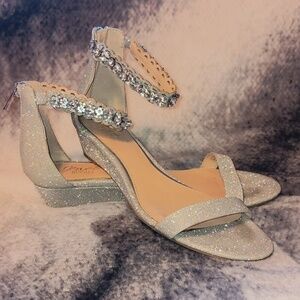 Jewel Badgley Mischka Silver & Rhinestone Wedge 8.5
